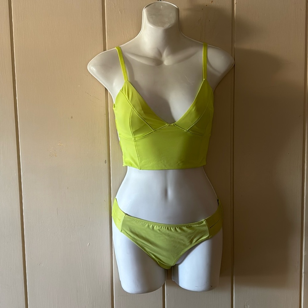 VICTORIA’S SECRET Strappy Neon Bikini—SZ. S/M